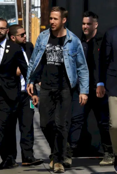 Ryan Gosling Veste en jean T-shirt Haunted Mansion