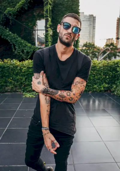 Herre sorte jeans outfit Alle sorte tilbehør