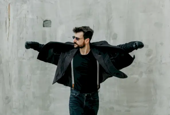 Ideje za moške črne kavbojke: najboljši načini oblikovanja