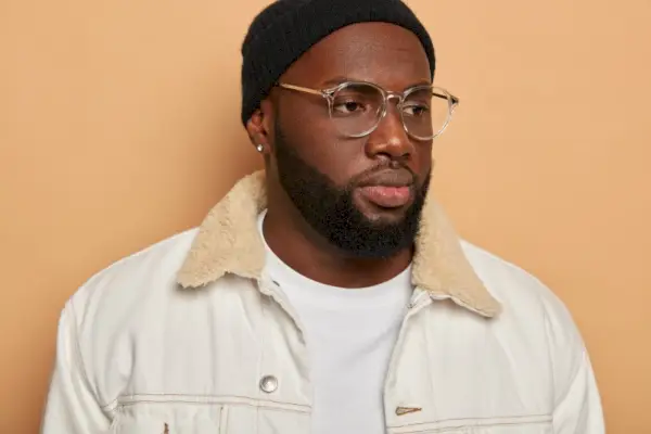 Moderna modna moška prozorna ovalna očala