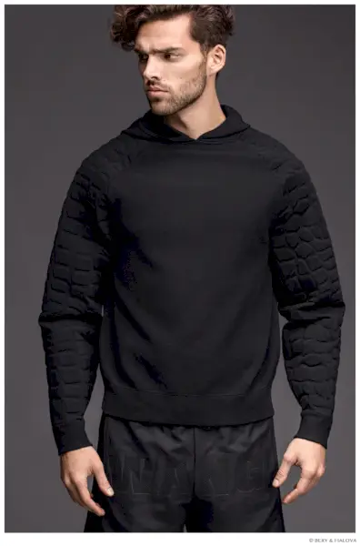 Frederiks Muka modelē Aleksandru Vanu uzņēmumam H&M