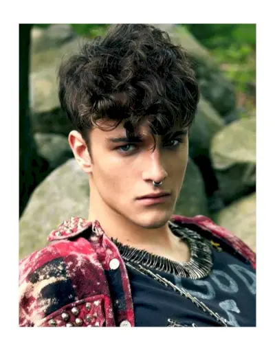 Dallas Alberti ist ein Ausreißer für die britische Elle