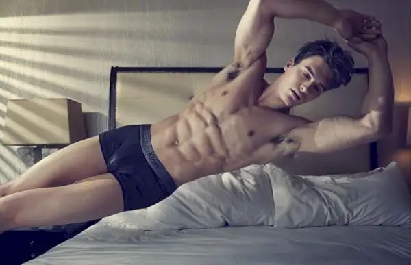 Matthew-Terry-por-Gan-for-Elle-Men-China-04