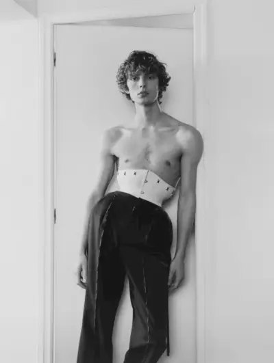 Leon Dame trollbinder med eklektisk utseende i Fantastic Man