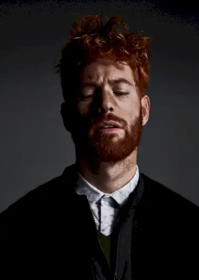 Harm-V-Red-Head-Model-0002