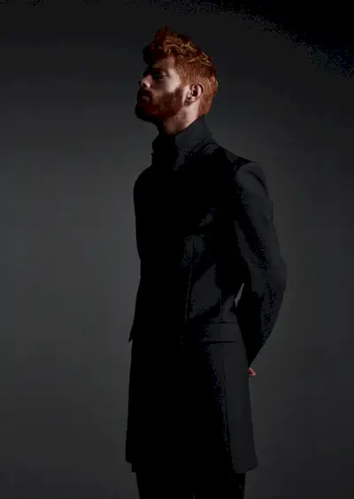 Harm-V-Red-Head-Model-0003