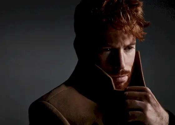 Redhead Model Harm V par Ferry Menly Red Issue