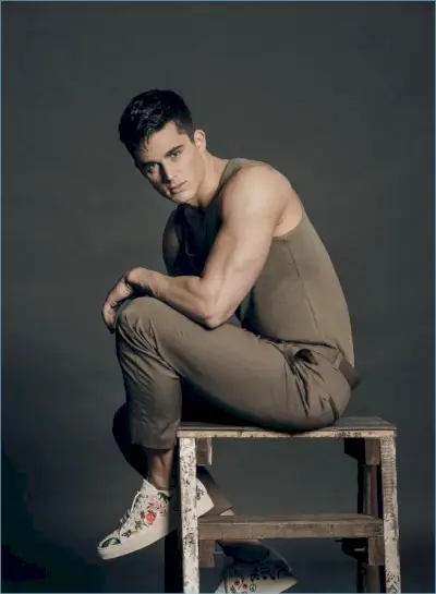 Džeriks Sančess fotografē Pjetro Boselli 2017. gada maija Mega Man numuram.