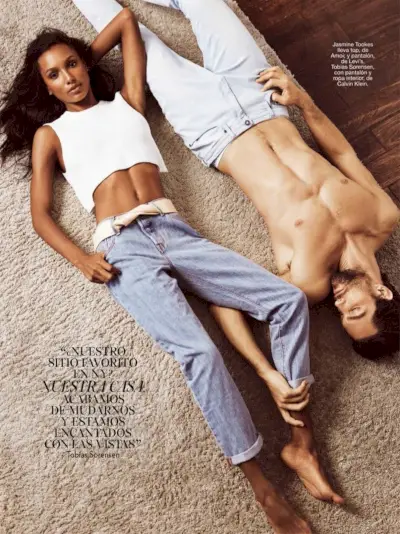 Jasmine Tookes og Tobias Sorensen går casual i dongeri for Glamour Spania.