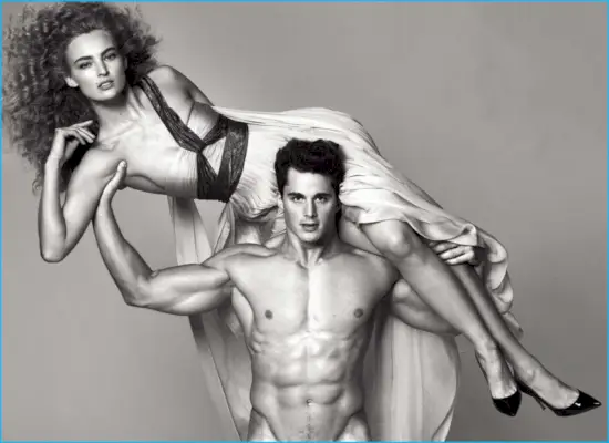 Pietro Boselli fica nu para sessão de fotos da revista feminina
