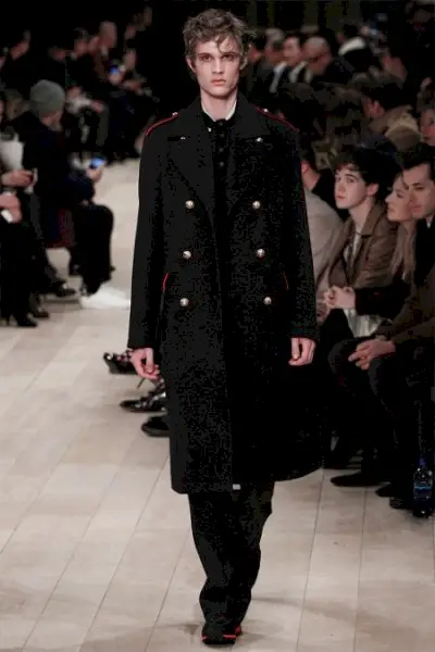 2016 Jeseň Zima Módny Trend Londýn Kolekcie Muži Vojenský Trend Burberry