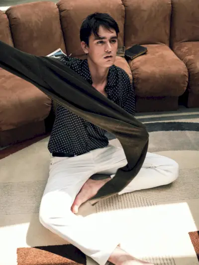 Herec Alain-Fabien Delon sa objaví v editoriáli jeseň-zima 2020 pre Mango Man.