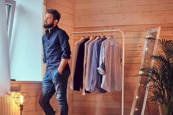 Kakšne so prednosti in slabosti nošenja poliestra?