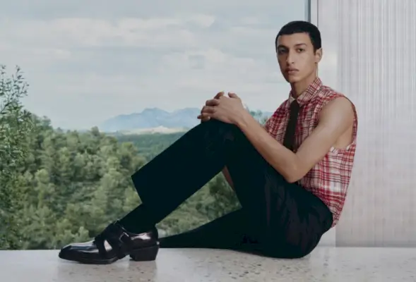 Kampania Ferragamo przed jesienią 2023 r. 003