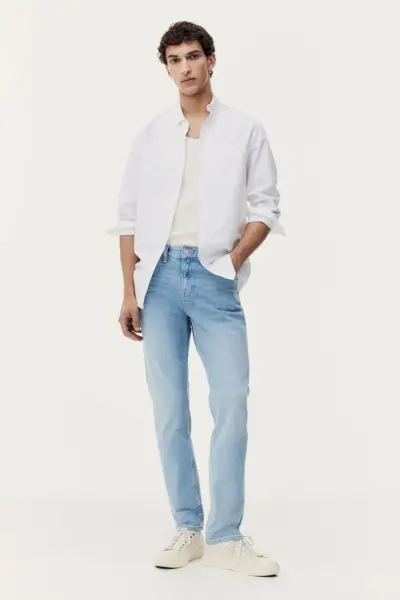 Omarm lichtgewicht denim jeans met een lichte wassing voor een moeiteloze zomer.