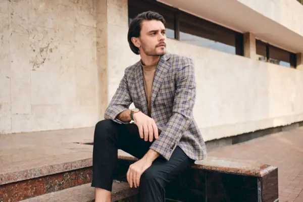 4 marcas de moda masculina exitosas y lo que hicieron diferente