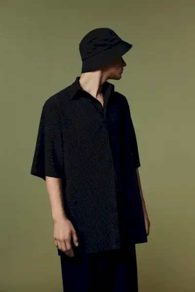 Zara fait un style ton sur ton surdimensionné