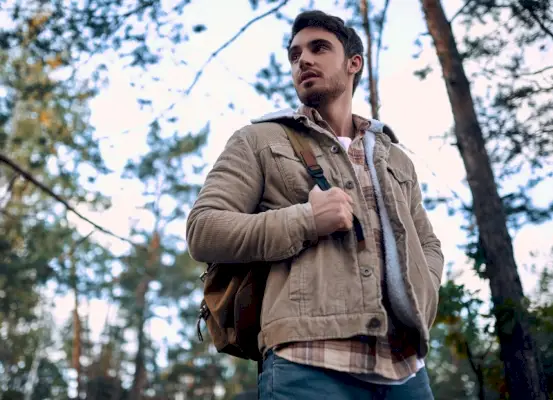 Tenue d'automne Veste en velours côtelé Chemise en flanelle Jeans Homme