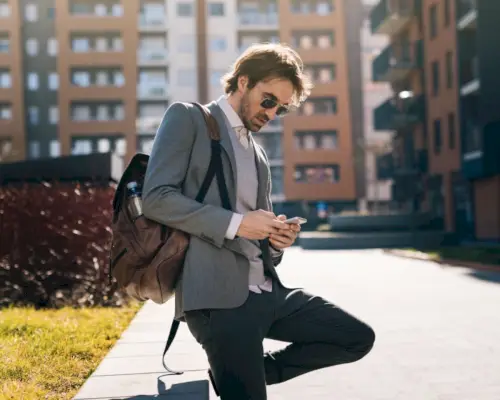 Minimalistische garderobe herenstijl