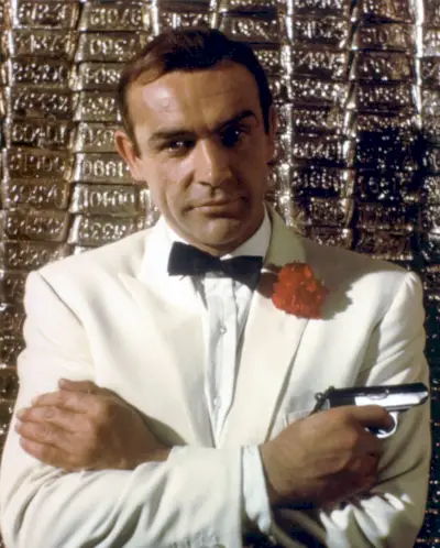 10 de los atuendos más memorables de James Bond en las películas de 007
