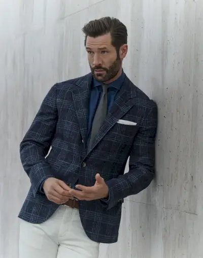 Razpotja: John Halls čisti v Brunello Cucinelli