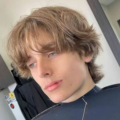 Blonde Winged Shaggy Mullet on Guys