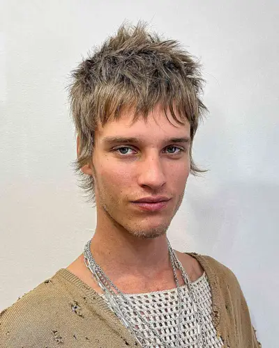 60s Winged Mullet Cut with Short Bangs for Men