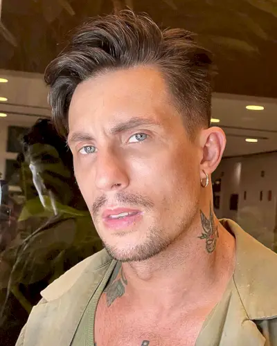 Taper Faded Hipster Side Parted Short Cut for Men