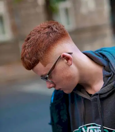 42 개의 짧은 줄 유형. 소년이 도달 할 수 있습니다