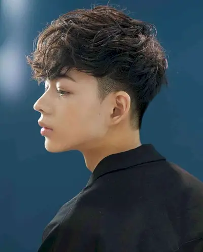 28 cortes de cabello en el flequillo texturizado que los hombres están obteniendo actualmente