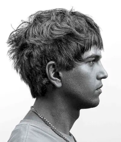 Disheveled Medium-Length Texture for Thick Wavy Hair