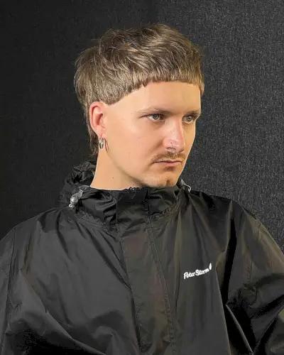 Shaped Edgar with Fringe for guys with straight hair