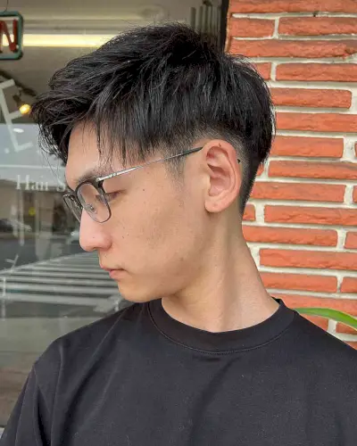 Disconnected Two Block Cut with Texture for Gents with Glasses