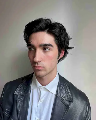 Flowy Mid-Length Cut for Men