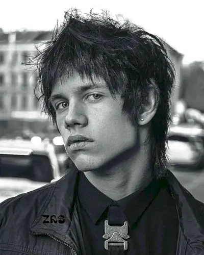 Medium Punk Rock Shaggy Mullet for Men