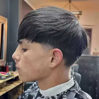 Low Tapered Medium Straight Hair with Fringe on Young Men