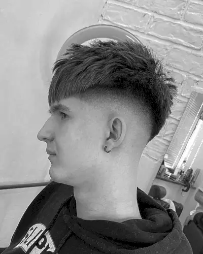 Piecey skin fade mens haircuts