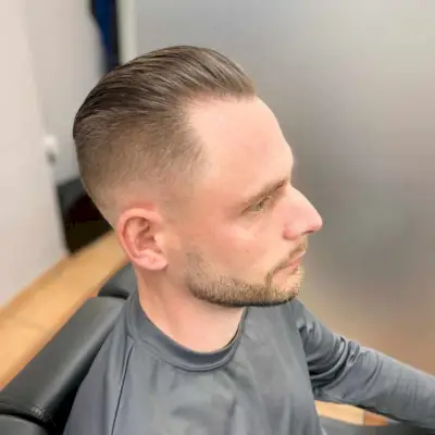 Trendsetting thin faded undercut