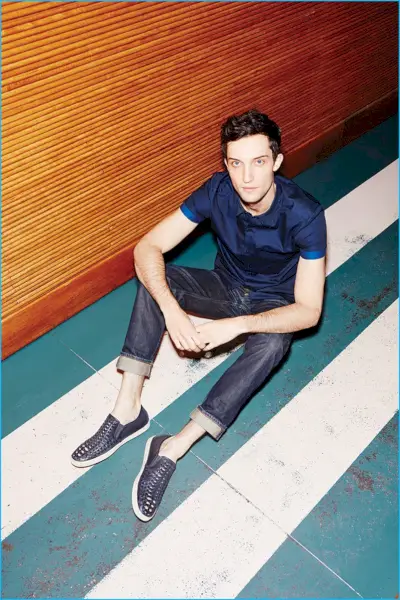 דגם Max Von Isser ספורט סניקרס סליפ-און מבית Steve Madden.