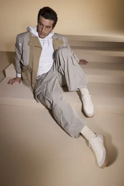 American Sneaker Culture 캠페인을 위해 Allen Edmonds와 재회한 Raphael Diogo가 브랜드 모델이 되었습니다.