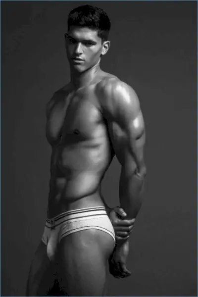 Trevora Sinjorino 2017. gada stenda apakšveļas fotosesija 004