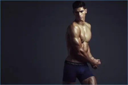 Trevora Sinjorino 2017. gada stenda apakšveļas fotosesija 005