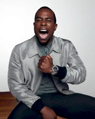 מדריך רכיבה על אופניים אלכס טוסיין מצטרף ל-Movado עבור הפרסומת האחרונה שלה.