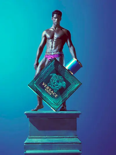 Versacejev model Adonis: seks, glamur in moška oblačila