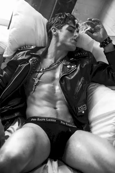 Čad-Bílé-Spodní Prádlo-Foto-002