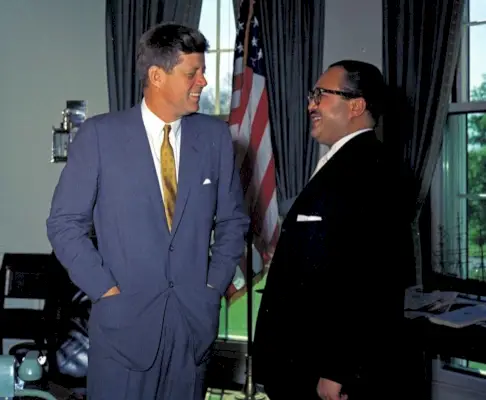 President John F. Kennedy pak Ivy League-stijl heren