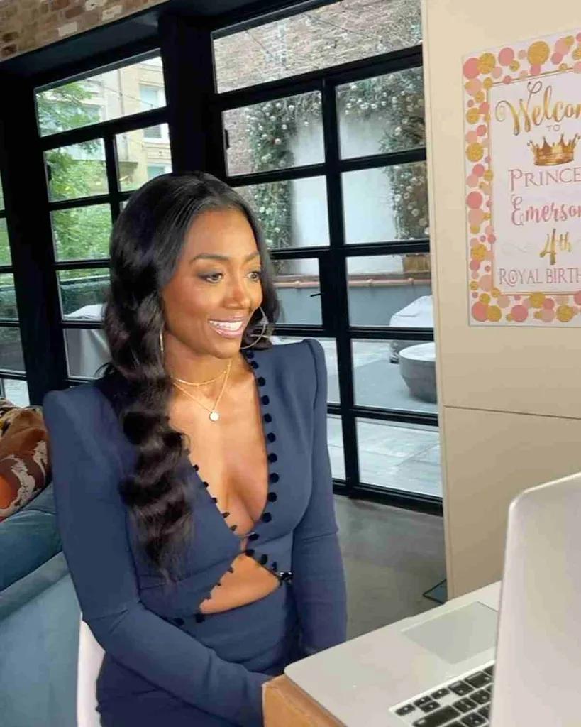 40세 이상의 흑인 여성을 위한 느슨한 웨이브' title=