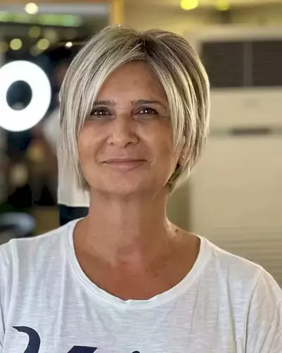 Jaw-Length Bob with Crown Volume for Ladies Aged 50