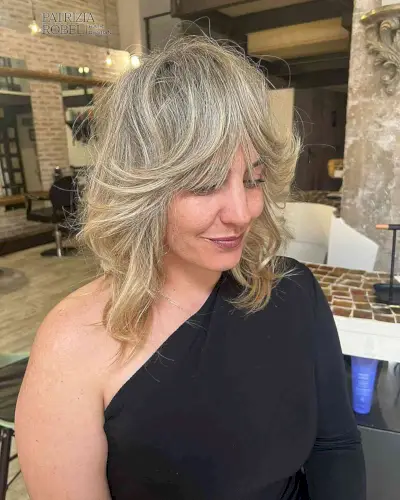 Collarbone-Length Shag with Long Feathered Bangs on 40-year-old Ladies