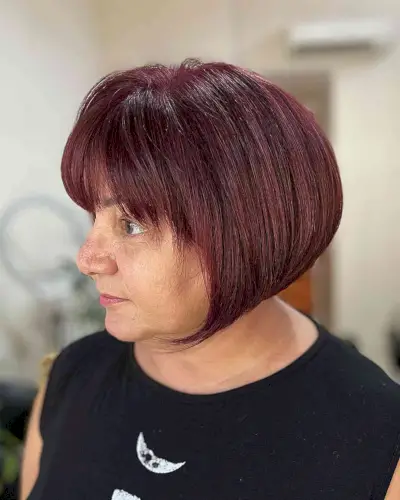 Short Graduated Burgundy Bob with Bangs for 40-year-olds